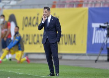 mirel-radoi,-selectionerul-nationalei-romaniei,-socheaza:-„cineva-mi-a-propus-50.000-euro-pentru-o-convocare”