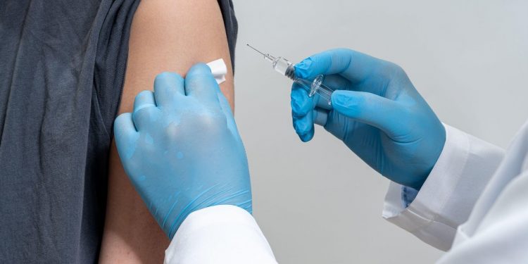 medicii-pun-bete-in-roatele-campaniei-de-vaccinare-anti-covid.-dozele-raman-in-depozite,-chiar-daca-batranii-si-ar-dori-vaccinul-mai-repede