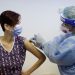 cati-romani-s-au-imunizat-impotriva-covid-19.-doar-0,2%-dintre-cei-vaccinati-au-avut-„reactii-adverse-comune-si-minore”