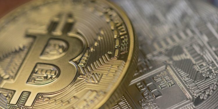 bitcoin-a-depasit-valoarea-de-30.000-de-dolari