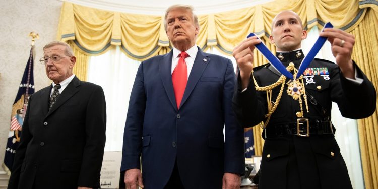 trump-ii-cere-secretarului-de-stat-din-georgia-sa-„gaseasca”-voturi.-audio