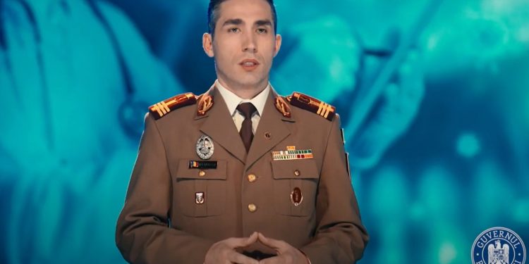 „sunt-colonelul-gheorghita,-permiteti-sa-raportez“.-spotul-pro-vaccinare,-criticat-de-bogdan-naumovici:-„il-faci-cu-telefonul“