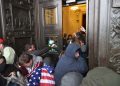 fbi-si-politia-fac-apel-la-populatie-pentru-identificarea-huliganilor-de-la-congres-si-ofera-recompense-de-pana-la-1.000-de-dolari