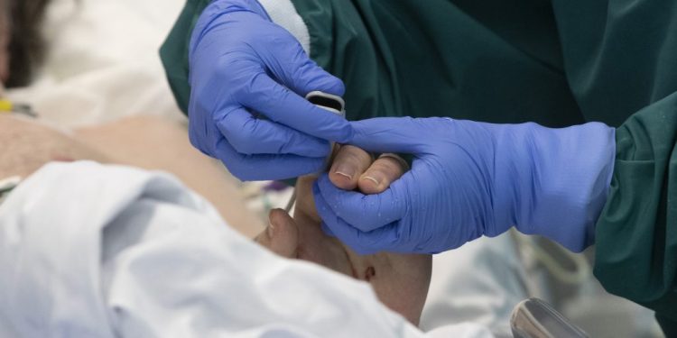 primul-caz-de-infectare-cu-noua-tulpina-de-coronavirus,-confirmat-in-romania:-o-tanara-din-giurgiu-care-nu-a-calatorit-in-strainatate