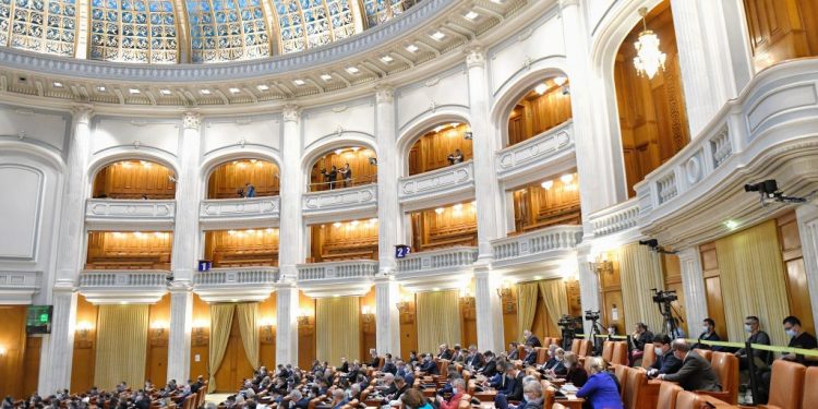 document-preturi-extrem-de-mici-la-restaurantul-din-parlament:-ciorba-la-2,75-lei-sau-piept-de-pui-la-4,5-lei.-meniul-va-intra-in-vigoare-din-11-ianuarie