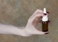 un-nou-spray-nazal-ar-putea-ajuta-la-prevenirea-transmiterii-covid-19