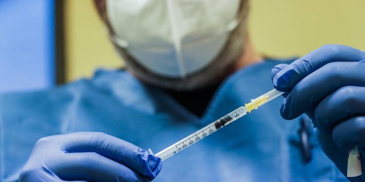 editorial:-vaccinare-lenta,-esec-sigur