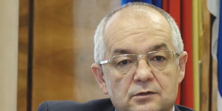 tensiunile-cresc-intre-primari-si-ministerul-sanatatii.-boc:-„trebuie-sa-stie-ca-nu-poate-trata-administratiile-locale-ca-o-cenusareasa”