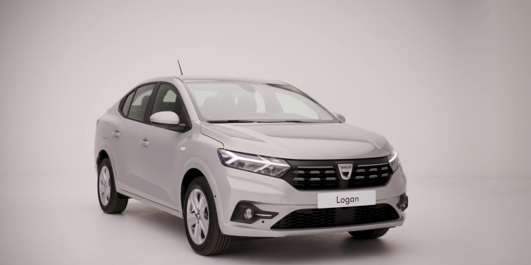 dacia-are-o-cota-de-piata-in-crestere.-logan-a-fost-numit-„masina-anului-2021-in-romania”