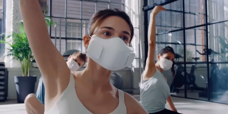 prototipuri-de-masti-smart-la-targul-de-tehnologie-de-la-las-vegas.-lg-a-prezentat-masca-de-protectie-care-purifica-aerul
