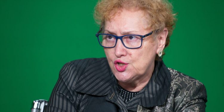 pasaportul-de-vaccinare-naste-controverse.-renate-weber:-„atat-timp-cat-s-a-spus-ca-acest-vaccin-este-facultativ,-nu-exista-obligativitatea-sa-l-faci”