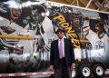 willie-o’ree,-primul-jucator-de-culoare-din-nhl,-omagiat-de-boston-bruins.-a-fost-retras-numarul-pe-care-l-a-purtat