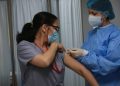 puterea-exemplului-in-campania-de-vaccinare.-„cred-ca-a-fost-o-greseala-sa-eliminam-ideea-ca-sefii-vor-avea-acces-preferential-la-vaccin”