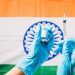 tara-in-care-a-inceput-cea-mai-mare-campanie-de-vaccinare-anti-covid-din-lume.-oamenii-sunt-vaccinati-cu-astrazeneca-si-covaxin