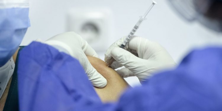 bilantul-zilei-8000-de-persoane,-vaccinate-in-ultimele-24-de-ore-in-total,-200.000-de-romani-au-fost-vaccinati