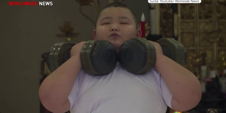 un-copil-de-10-ani,-noul-fenomen-din-sumo-are-85-de-kilograme-si-consuma-zilnic-4.000-de-calorii