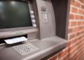 cash-ul-pierde-din-putere.-ponderea-celor-care-scot-numerar-de-la-bancomat-a-scazut-cu-30%