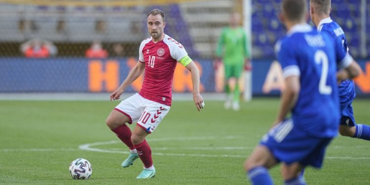 christian-eriksen,-primul-mesaj-dupa-ce-s-a-prabusit-pe-teren-la-euro-2020:-„nu-ma-voi-da-batut!”
