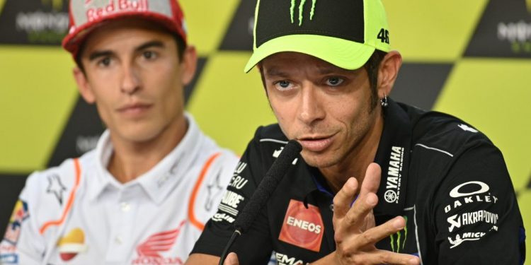 valentino-rossi-isi-ia-adio-de-la-motociclism-la-circuitul-de-la-cheste