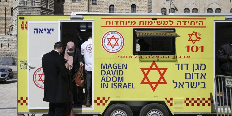 israelul-va-impune-o-interdictie-de-calatorie-pentru-marea-britanie-si-danemarca-din-cauza-variantei-omicron