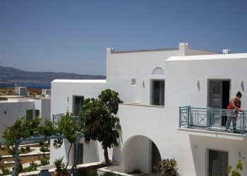 noi-restrictii-sunt-impuse-in-grecia-din-cauza-raspandirii-variantei-omicron