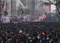 imagini-impresionante.-mii-de-politisti-din-sua-au-participat-la-serviciul-funerar-al-unui-coleg-de-22-de-ani,-ucis-in-harlem
