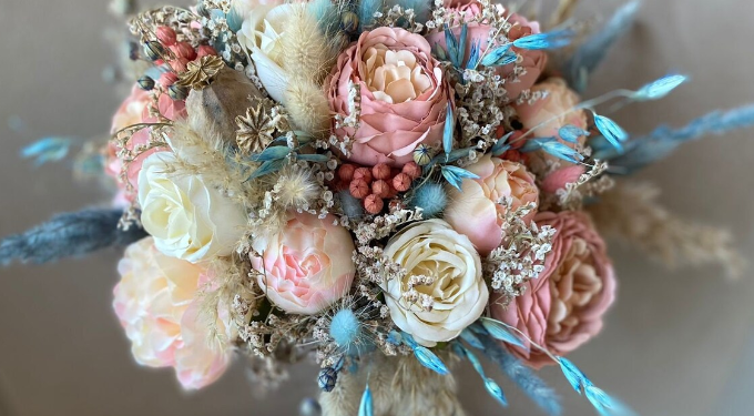 Peonya Flowers: Eleganță Durabilă cu Flori Artificiale și Uscate