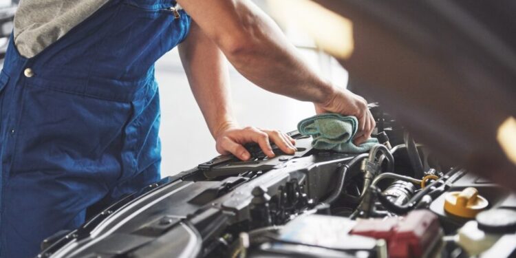 De ce echipamente ai nevoie pentru a-ți transforma garajul într-un service auto